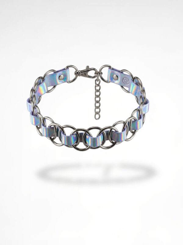 Iridiscent drama choker